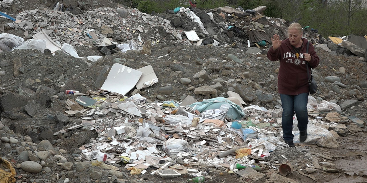 Rize'de vahşi çöp depolama sahası vatandaşları canından bezdirdi