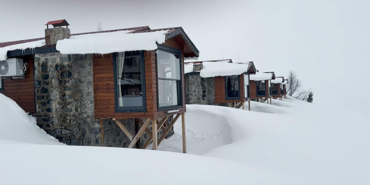 Handüzü Yaylası’nda kar etkisini sürdürüyor