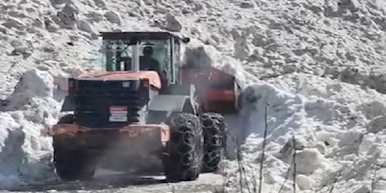 Rize’de yayla yollarında 5 metrelik kar temizliği