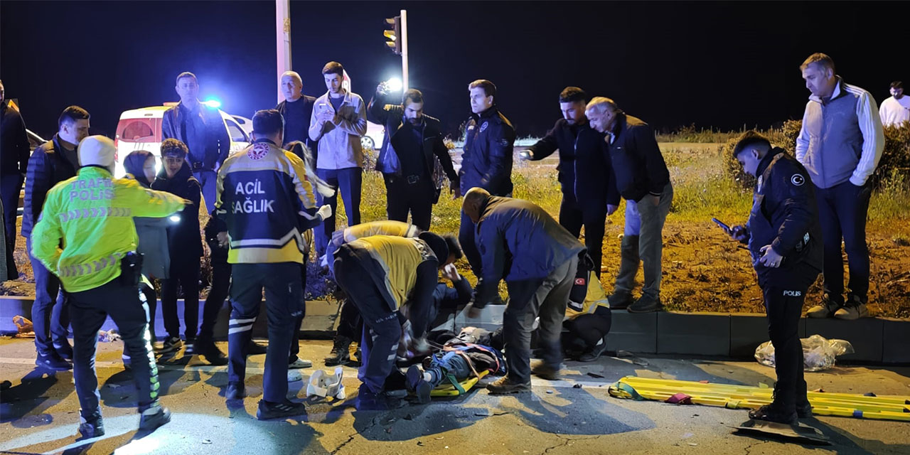 Rize'de iki otomobil çarpıştı, 4 kişi yaralandı