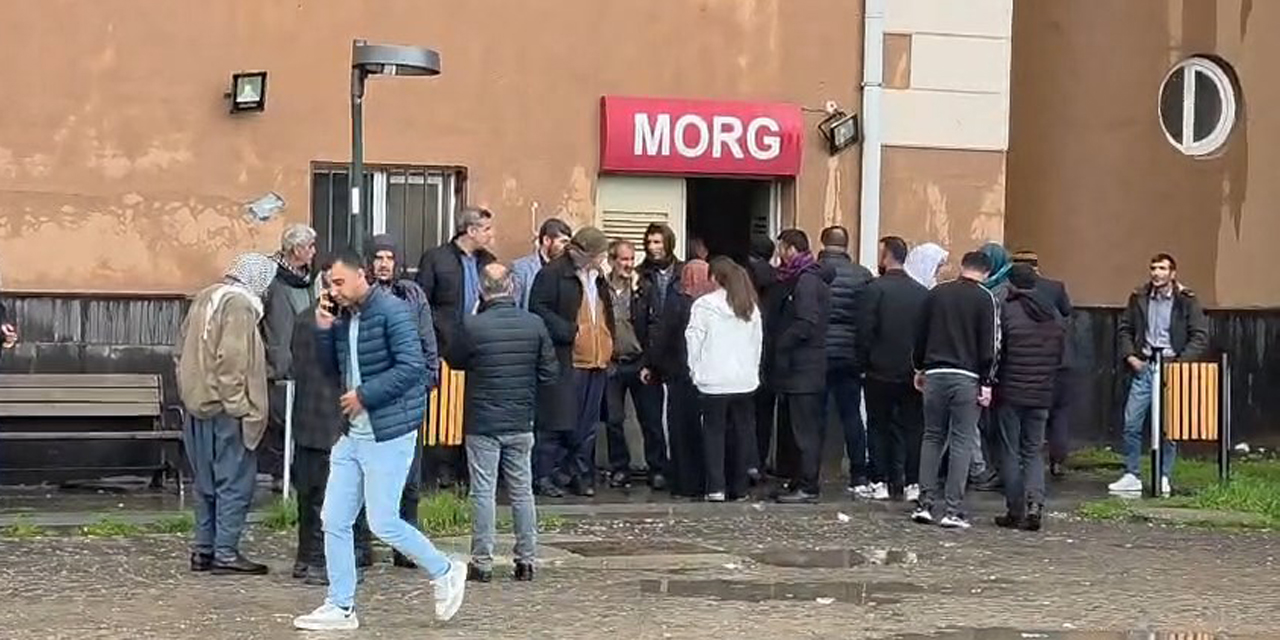 Okulun bahçesine yıldırım düştü; 2 çocuk öldü