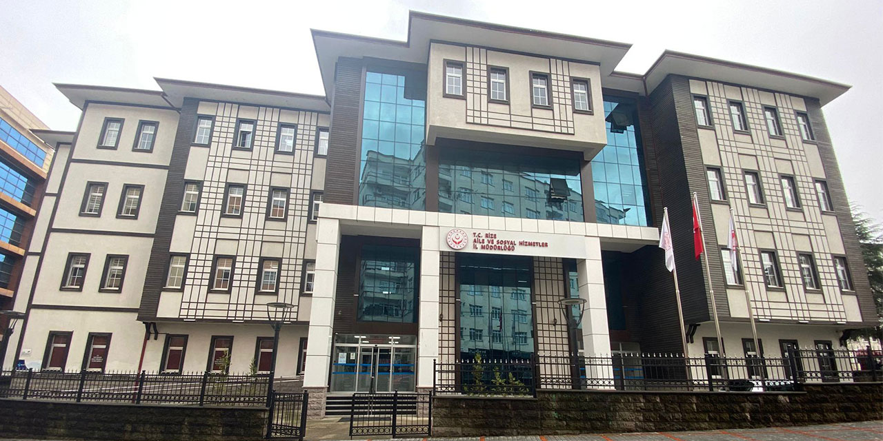 Rize’de Aile ve Sosyal Hizmetler Müdürlüğü Binasında Güneş Enerjisi Dönemi Başladı