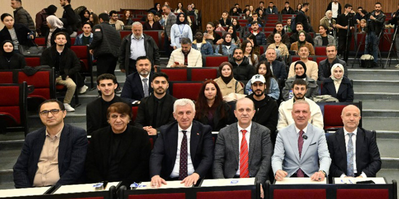 Cumhurbaşkanı Başdanışmanı Saral, Trabzon'da üniversite öğrencileriyle bir araya geldi