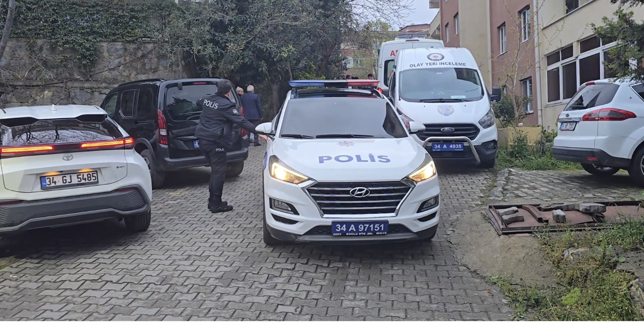 Üsküdar'da tartıştığı anne ve babasını silahla öldürüp intihar etti