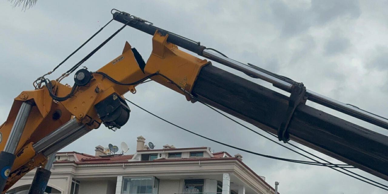 Marmaris'te vincin kırılan kaldırma kolu üzerine düşen işçi öldü; 2 gözaltı