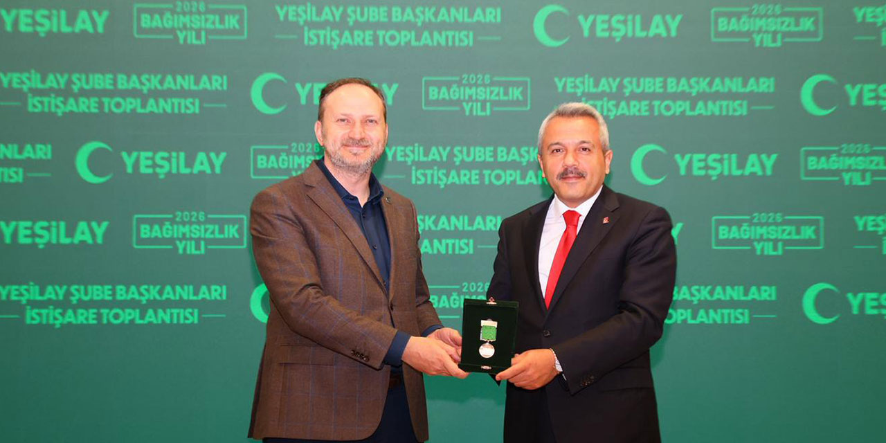 Yeşilay’dan Rize Valisi Baydaş’a Tarihi Nişan: Türkiye’de Bir İlk!