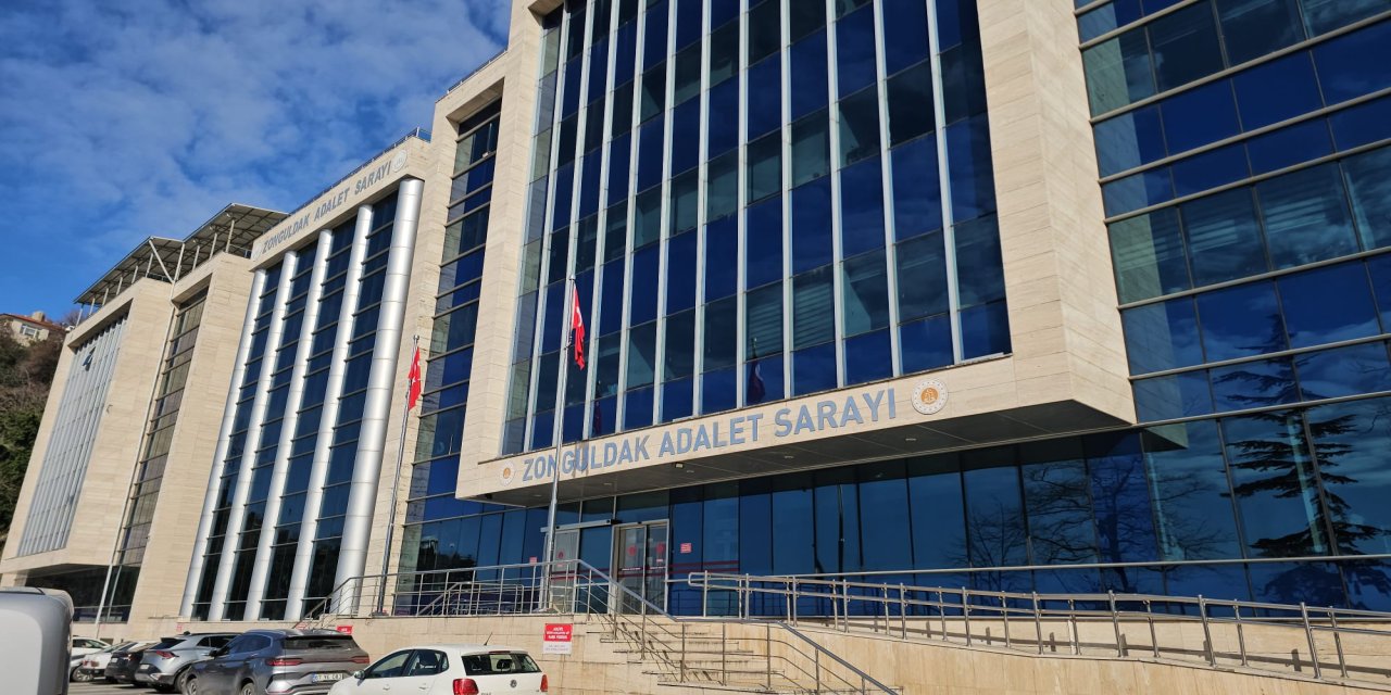 Banyo duvarını delip gizli kamerayla komşusu ve kızlarını kayda alan şüpheli tutuklandı