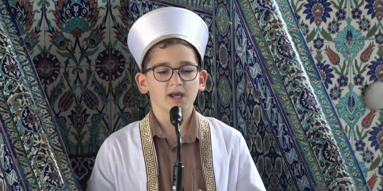 Küçük yaşta büyük an: 9 yaşında 3 bin kişiye ilk hutbesini okudu