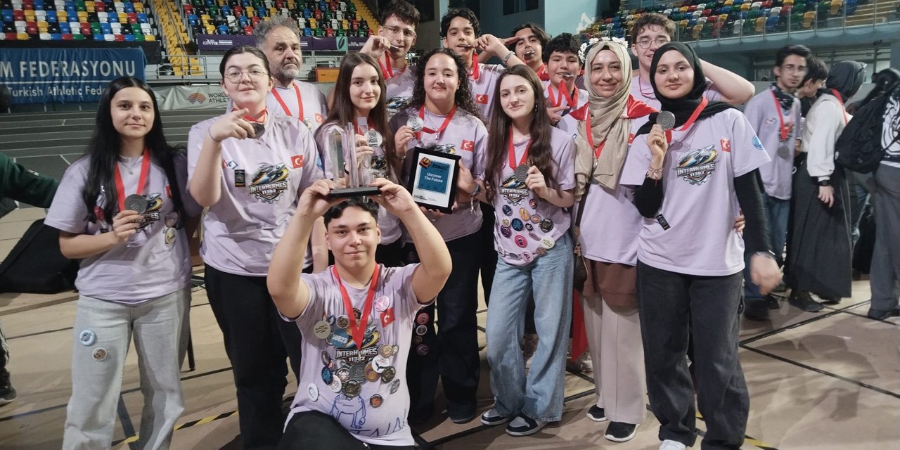 'Çaylak takım', robot yarışmasında Türkiye 2'ncisi oldu