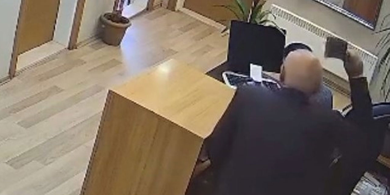 Belediye personeline satırla saldırı anı kamerada