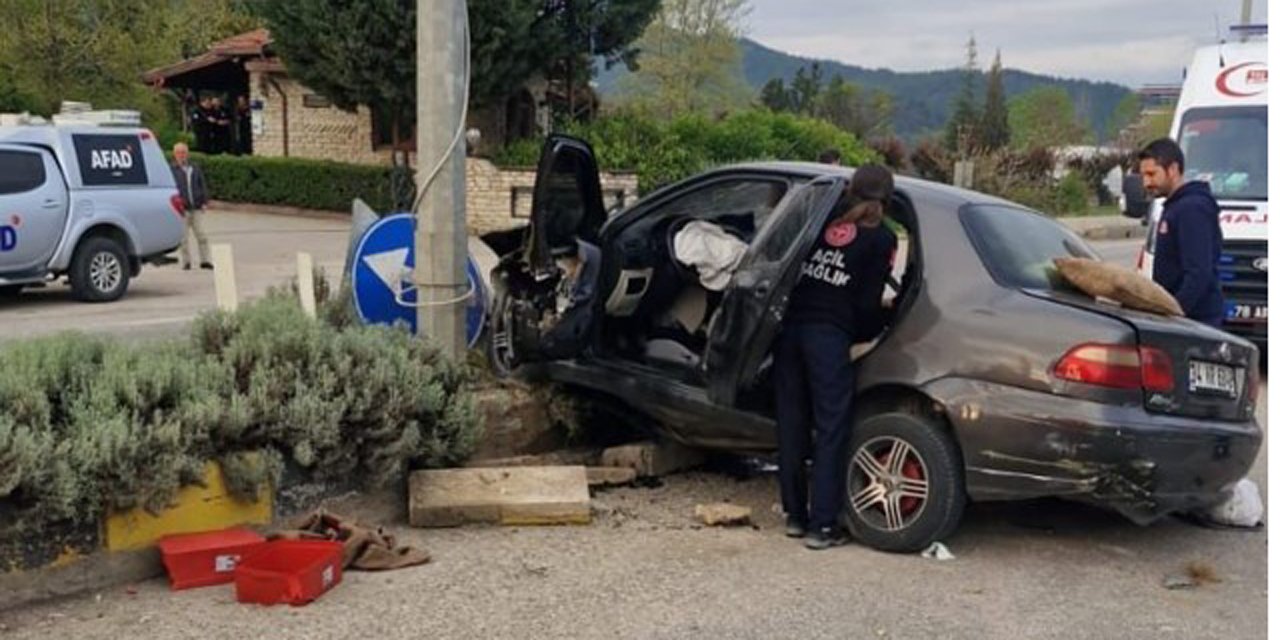 Karabük'te otomobil refüje çarptı: 1 ölü, 3 yaralı