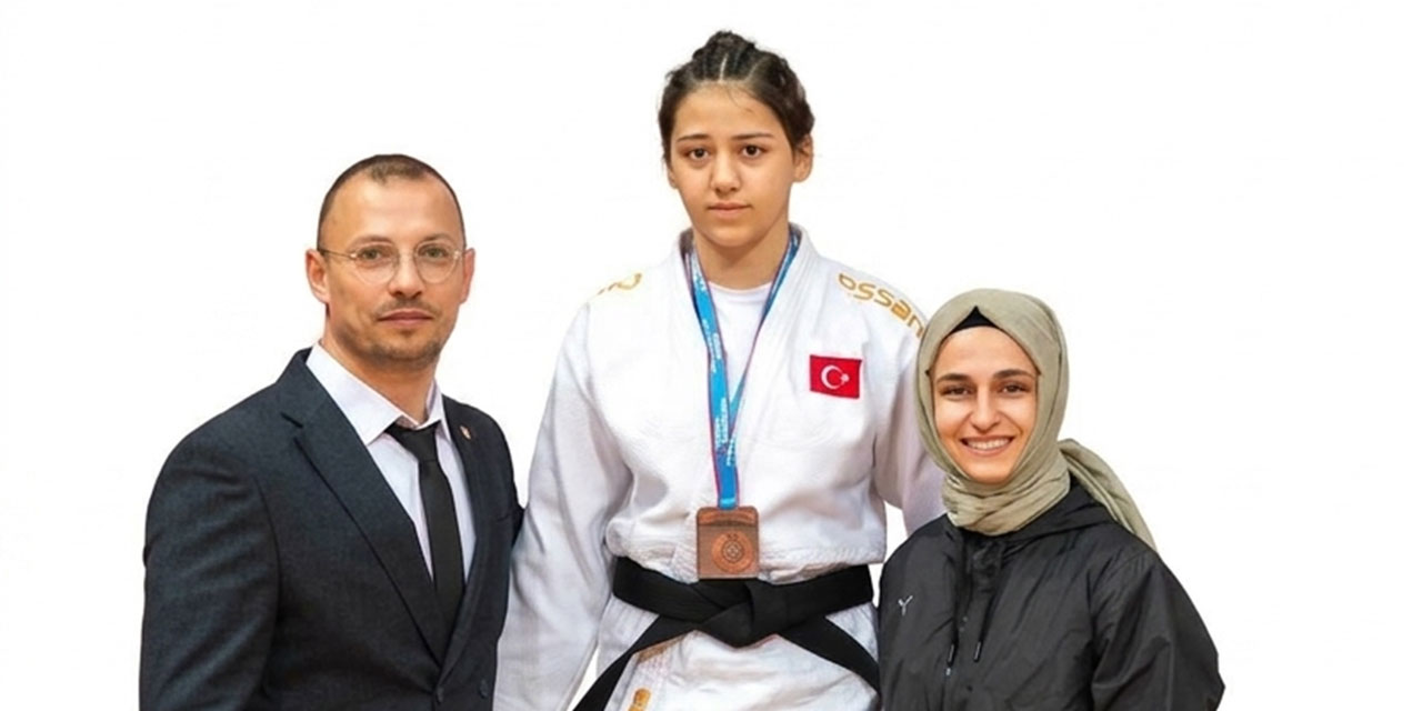 Rize’nin Gururu Budva’da Kürsüye Çıktı: Ennur Çiftyıldız Balkan İkincisi!