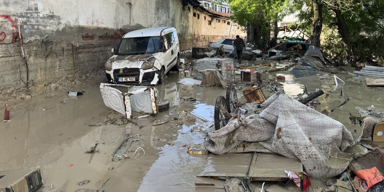 Samsun'un Havza ilçesindeki selin yaşandığı anlar cep telefonu kamerasında