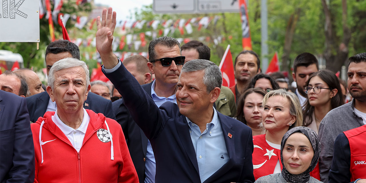 Özgür Özel: Türkiye'de siyaset çok yaşlı, ben dahi çok yaşlıyım