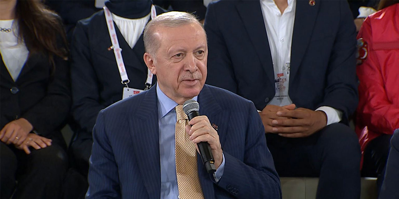 Cumhurbaşkanı Erdoğan: Gençlerimizle kol kola, omuz omuza yürümeyi sürdüreceğiz