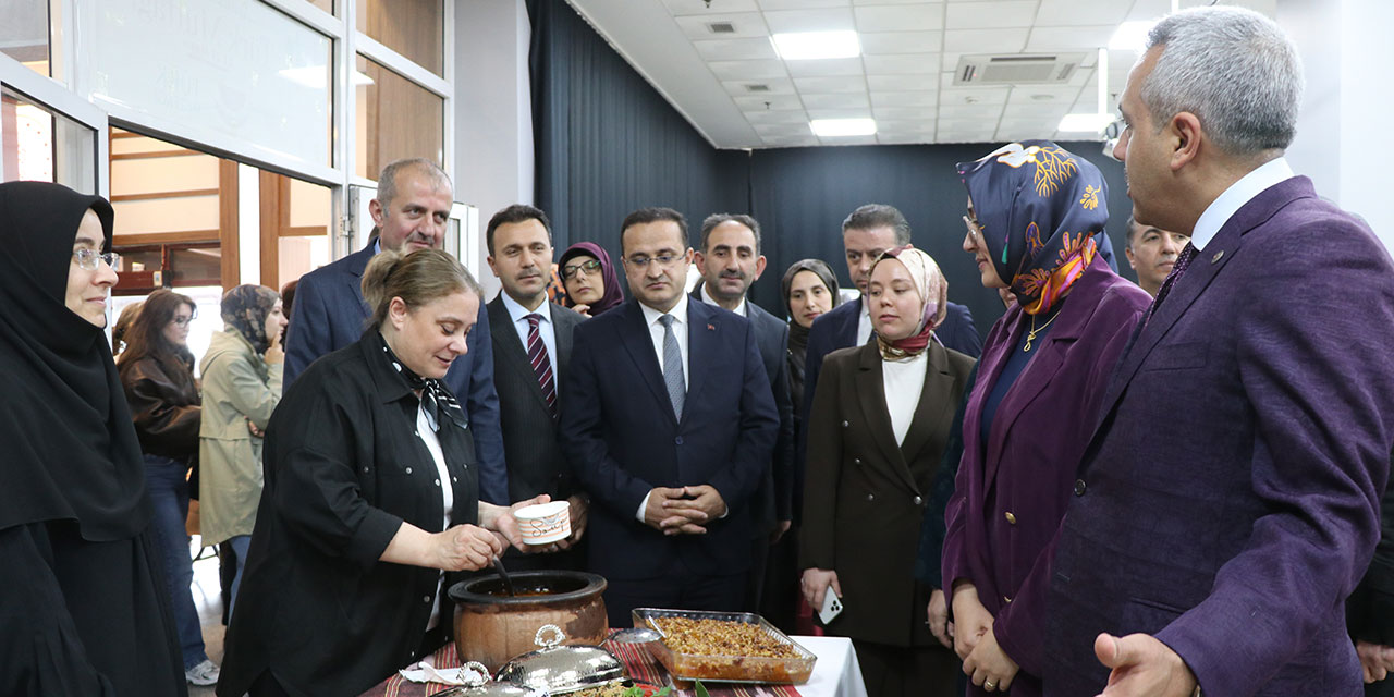 Rize'de Türk Mutfağı Haftası'nda yöresel lezzetler tanıtıldı