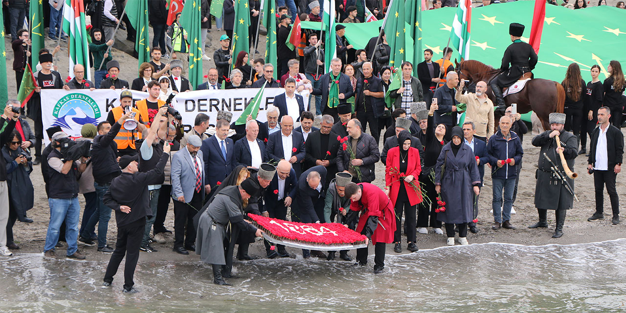 Çerkes Soykırımı ve Sürgünü’nün 162’nci yıl dönümünde Samsun’da anma yürüyüşü