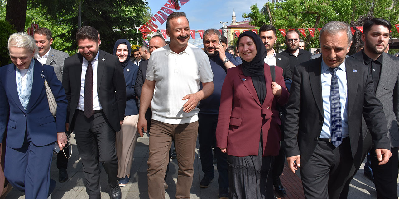 Anahtar Parti Genel Başkanı Ağıralioğlu, Trabzon'da esnafı ziyaret etti