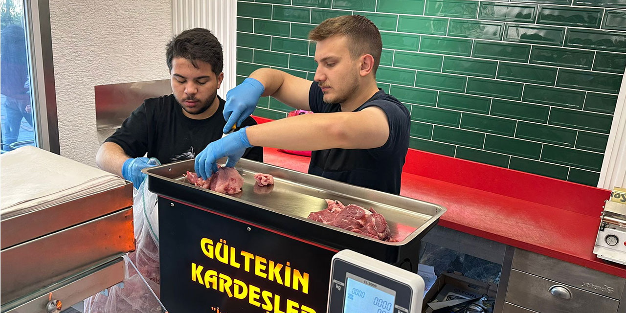 Rize’de Kasaplarda "Kıyma" Mesaisi