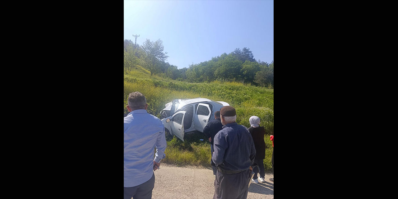 Otomobil istinat duvarına çarptı: 3 ölü, 1 yaralı
