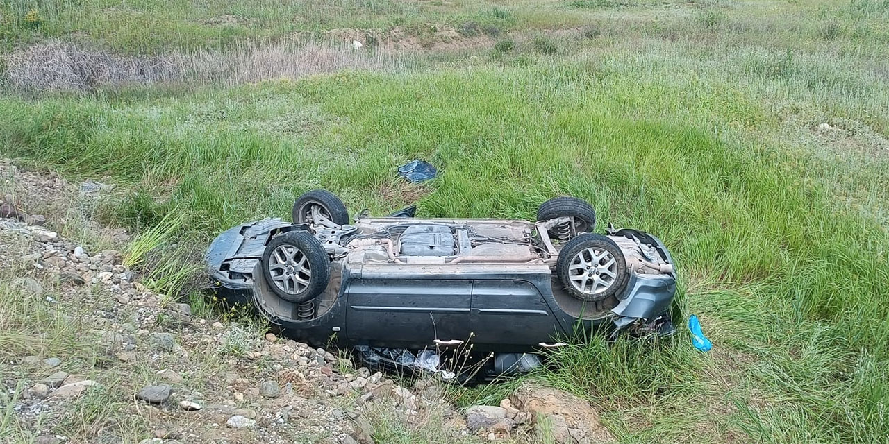 Çorum'da şarampole devrilen otomobildeki aynı aileden 4 kişi yaralandı