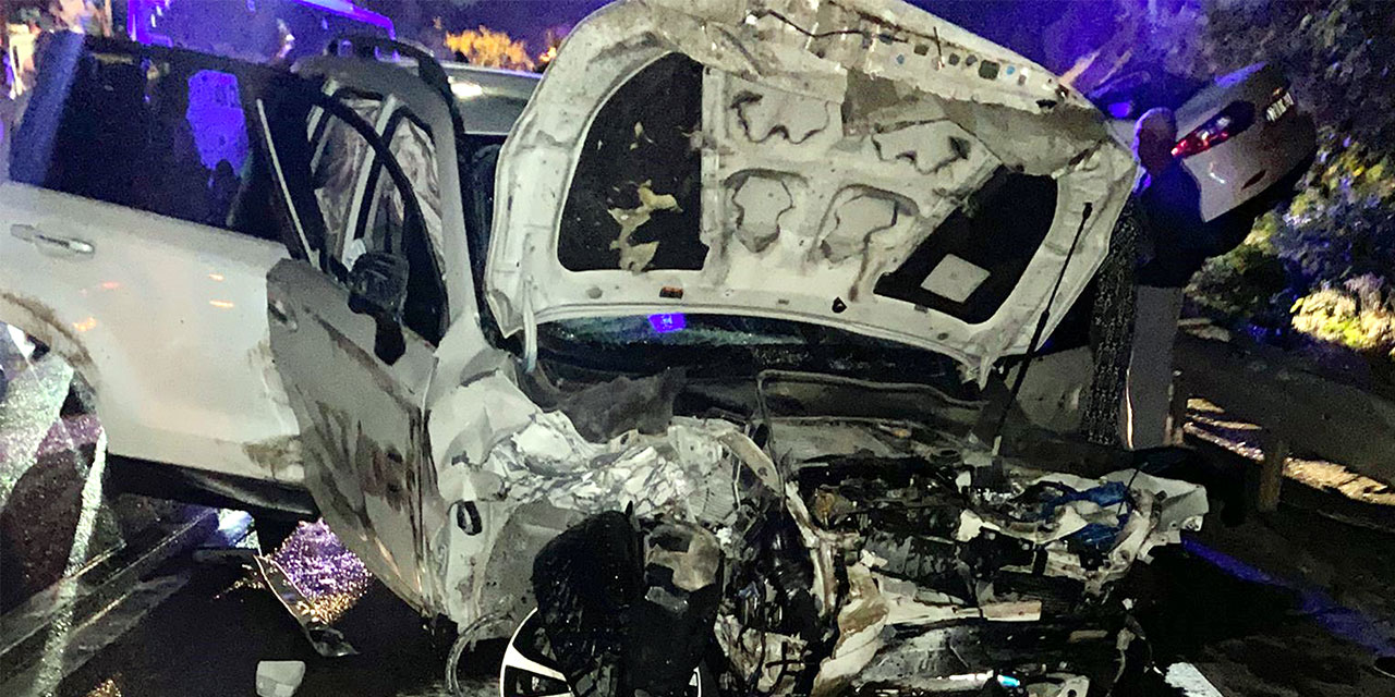 Burdur'da 4 aracın karıştığı zincirleme kaza: 4 ölü, 11 yaralı