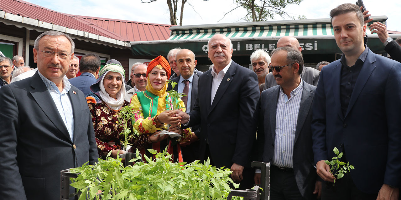 TZOB Başkanı Bayraktar'dan Özel Sektöre Çay Fiyatı Tepkisi: "Alma Mazlumun Ahını!"