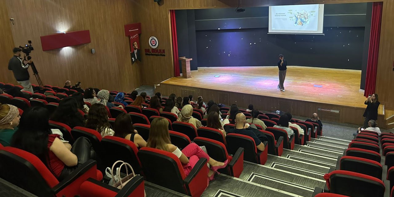 Öğretmenlere akran zorbalığıyla mücadele eğitimi