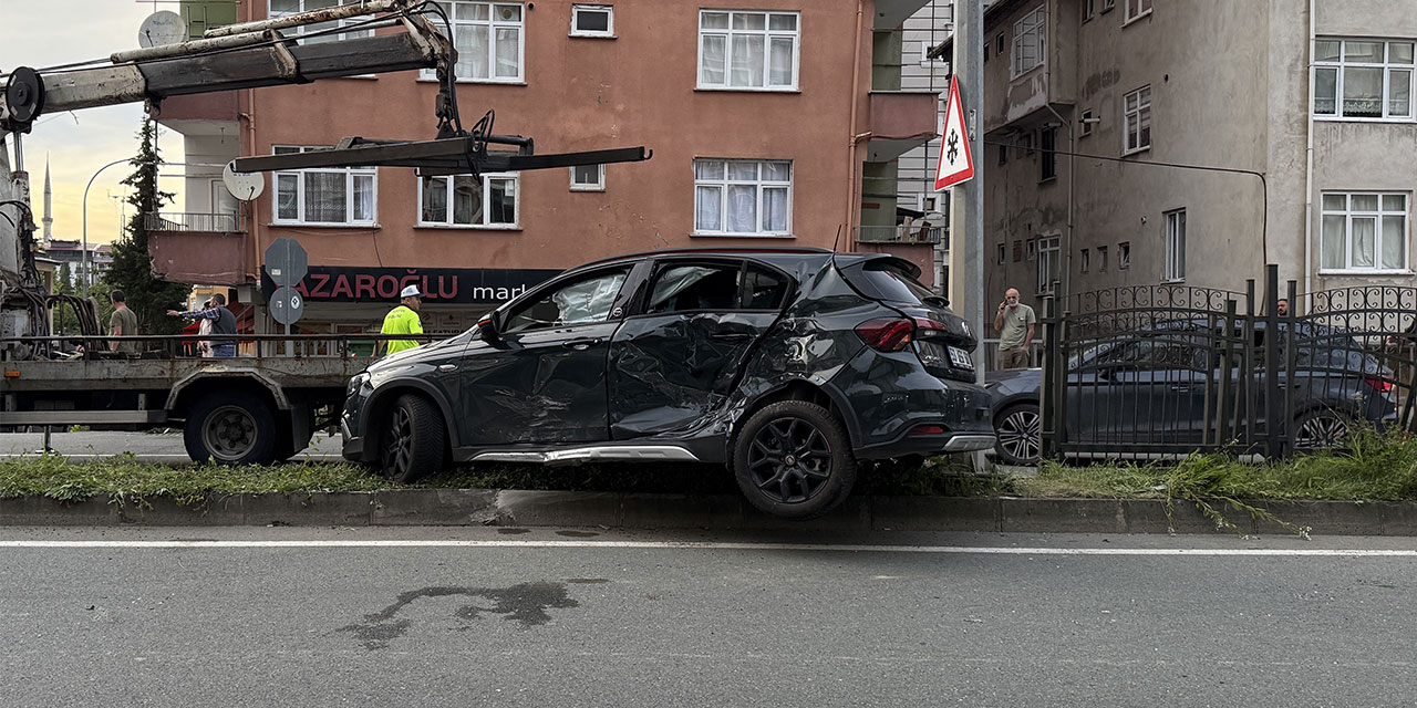 Rize'de Trafik Kazası: 5 Yaralı