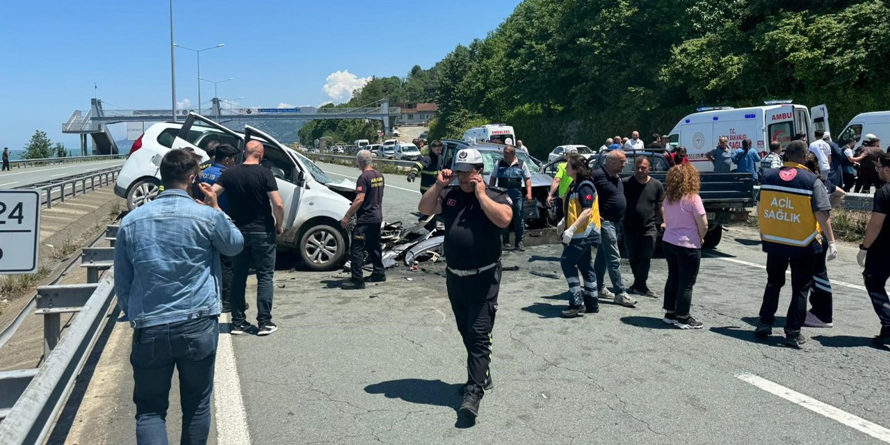 Rize'de ters yöne giren yaşlı sürücü kazaya neden oldu: 2 ölü, 3 yaralı