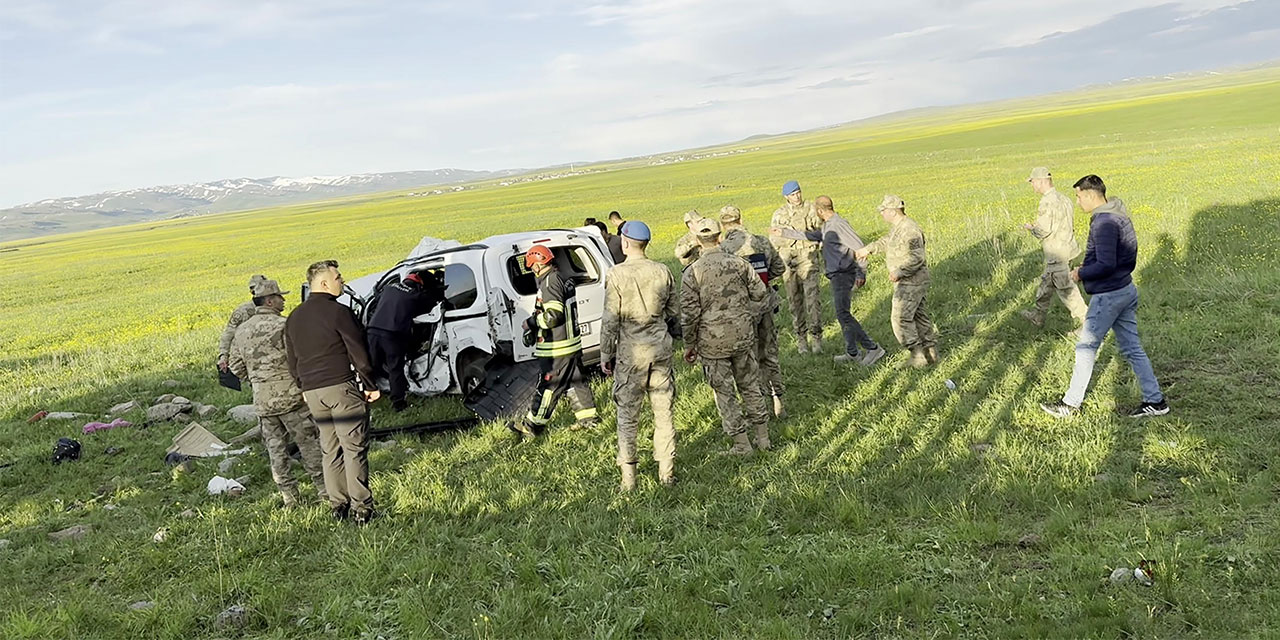 Erzurum’da hafif ticari araç takla attı; 1’i bebek 3 ölü, 4 yaralı