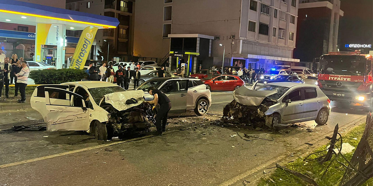 Samsun'da 3 aracın karıştığı zincirleme kaza: 5 yaralı