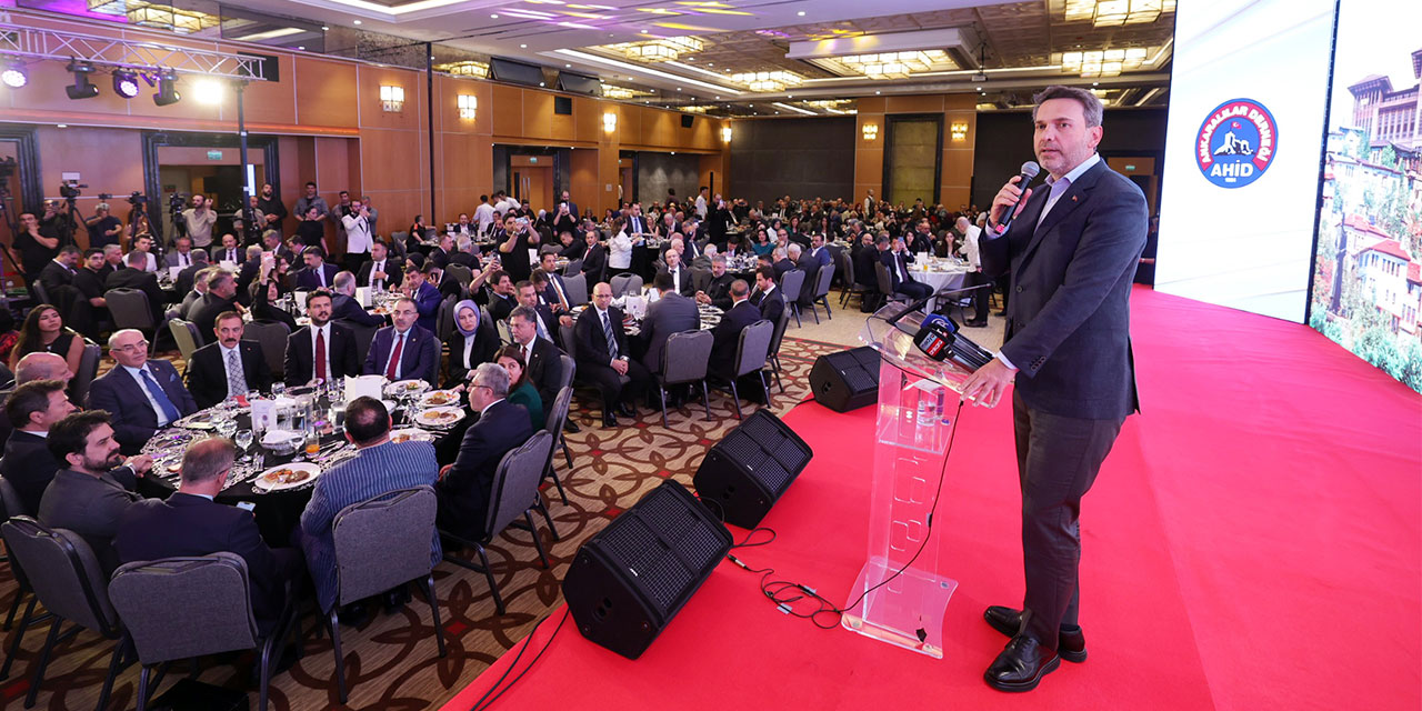 Bakan Bayraktar: Türkiye ve dünyada petrol ve doğal gaz aray