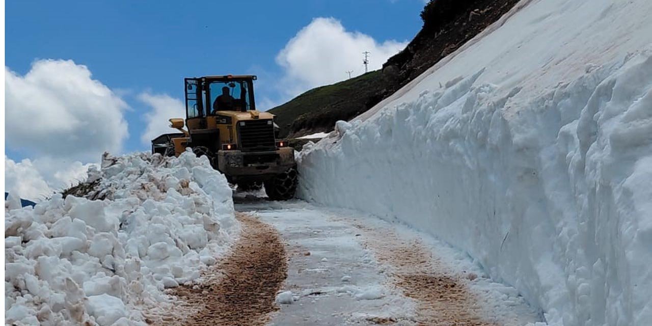Rize'de Haziran ayında kar ve çığ temizleme çalışması