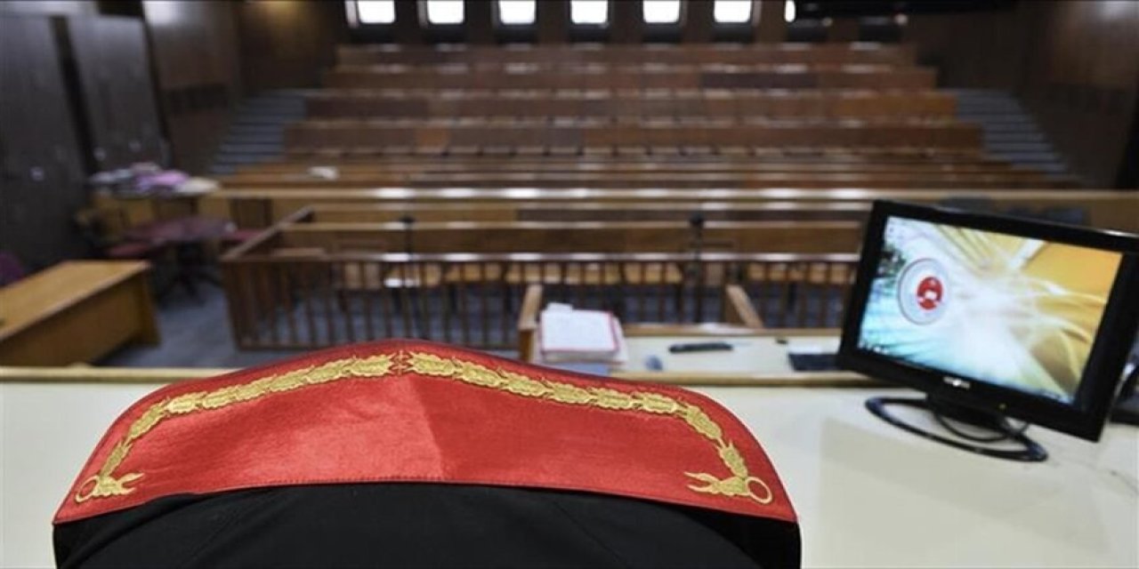 Öğretmenini bıçakla öldüren ve 2 öğretmeni yaralayan lise öğrencisine 37,5 yıl hapis