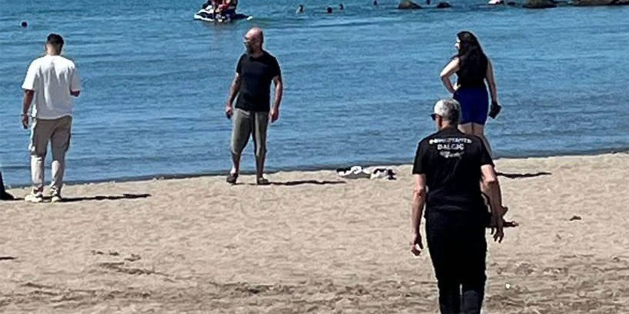 Denizde boğulma tehlikesi geçirdi, hastanede hayatını kaybetti
