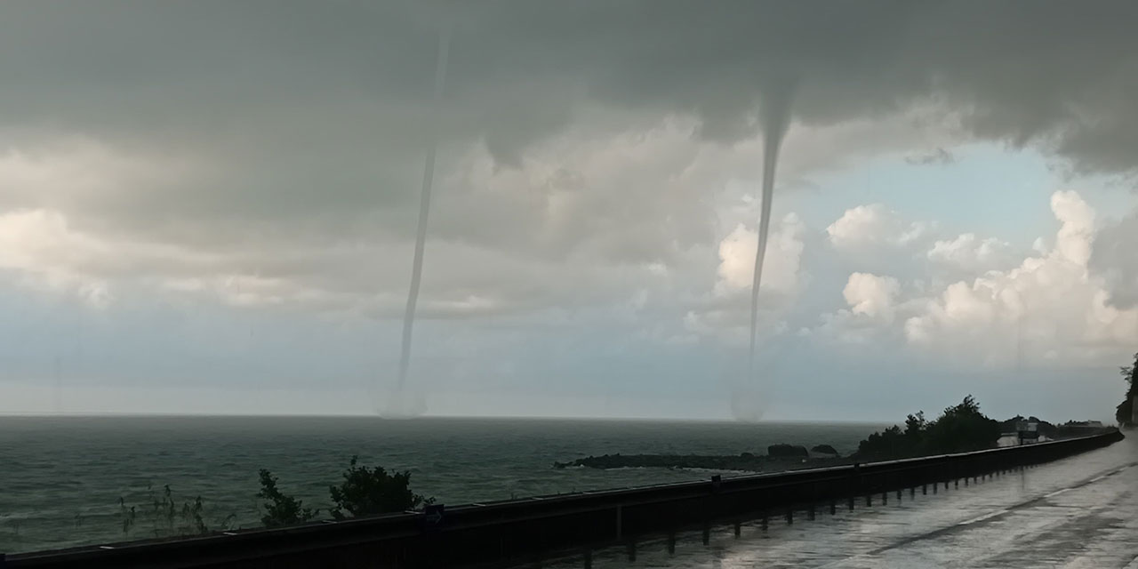 Rize'de Çifte Hortum Sahile Sadece 100 Metre Yaklaştı
