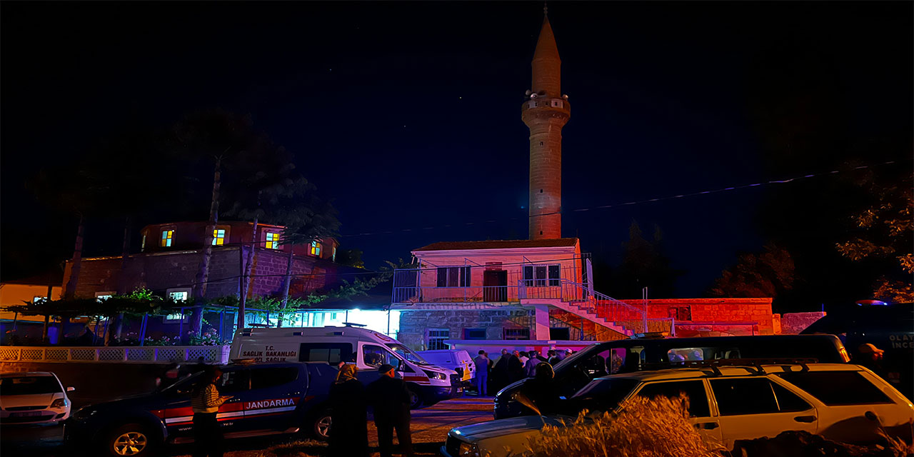 Camide tartıştığı 2 kişiyi bıçaklayarak öldürdü