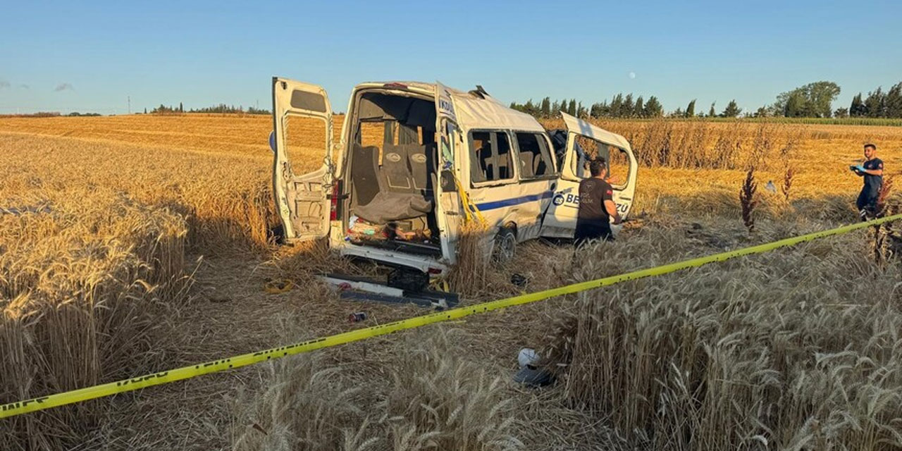 Silivri'de devrilen yolcu minibüsündeki 2 kişi yaşamını yitirdi, 10 kişi yaralandı