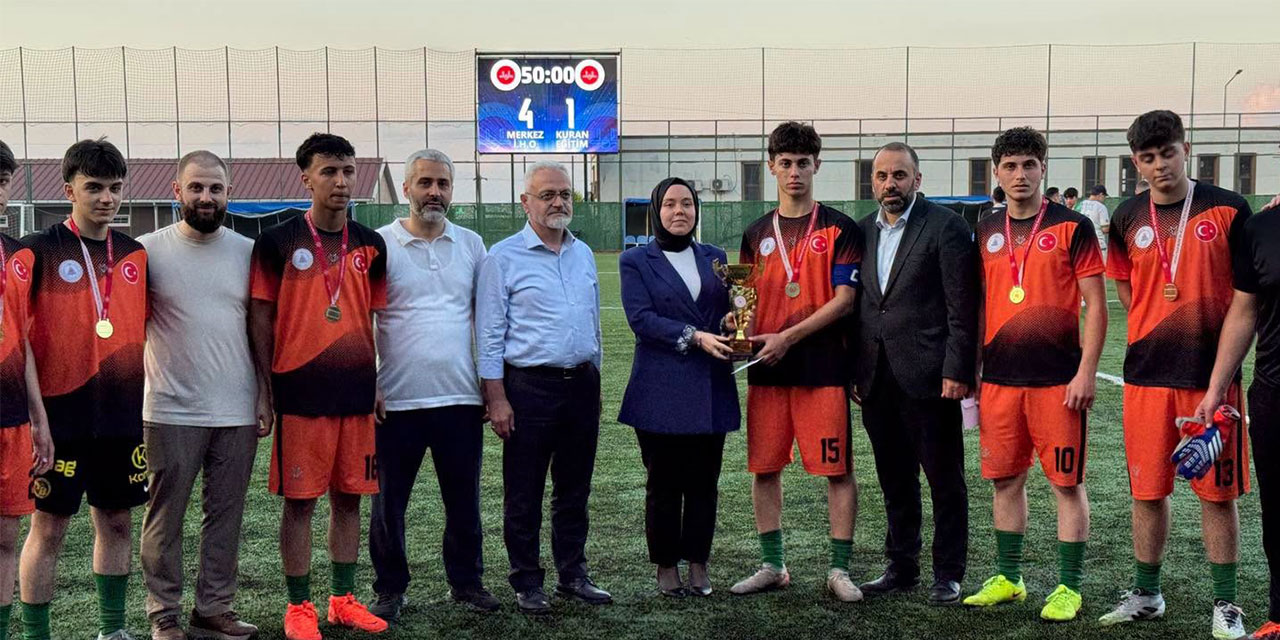 Rize’de Hafızlık Kur’an Kursları Arası Futbol Turnuvası Finali ve Ödül Töreni Gerçekleştirildi