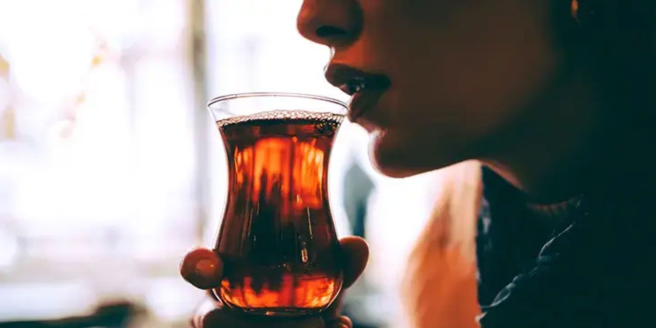 Yudum Yudum Zehirliyorlar. Çaya Tekstil ve Gıda Boyası Katan Firmalar Açıklandı