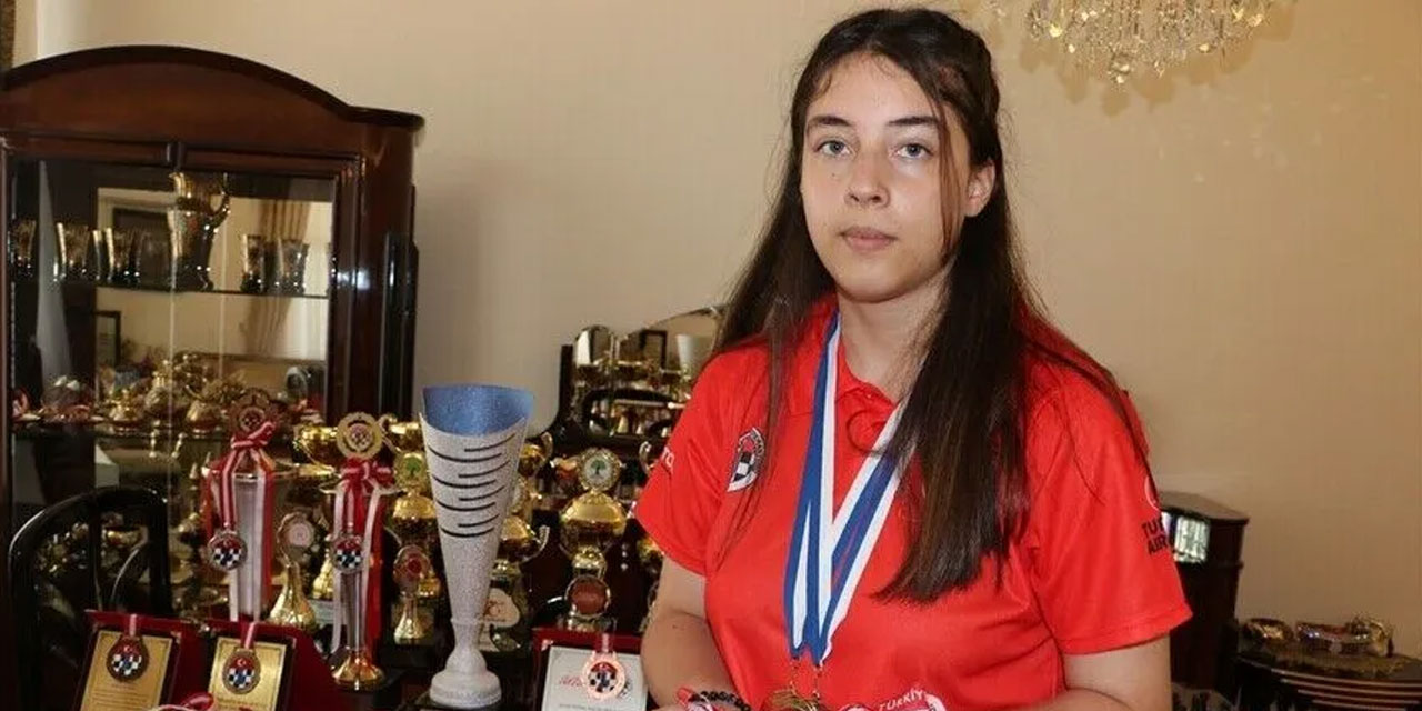 Milli satranççı Beren Kalyoncu, WFM ünvanı aldı