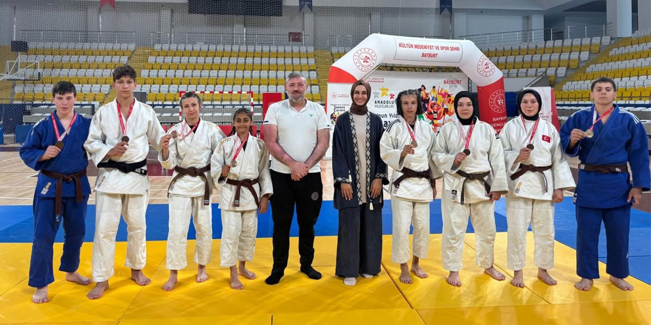 Rize Judo Ekibi, Bayburt'ta Madalyalara Doydu!