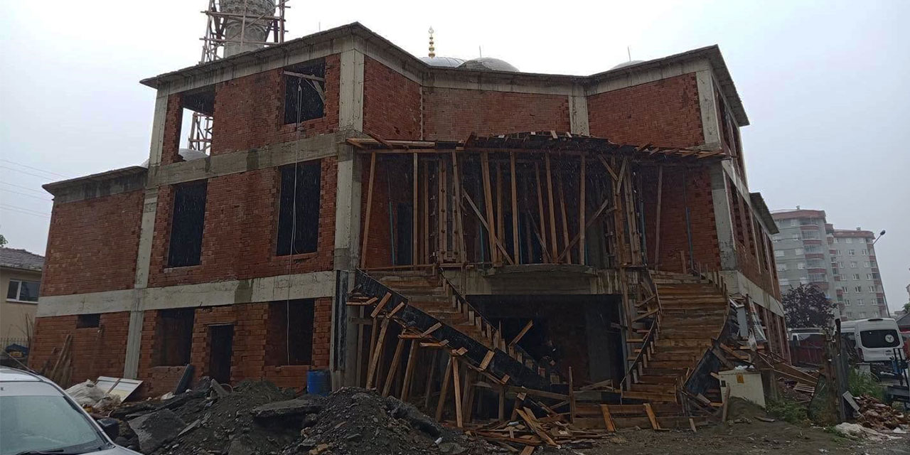 Rize İl Müftüsü Çakmakçı, Fındıklı’daki Ada Camii İnşaatını Yerinde İnceledi