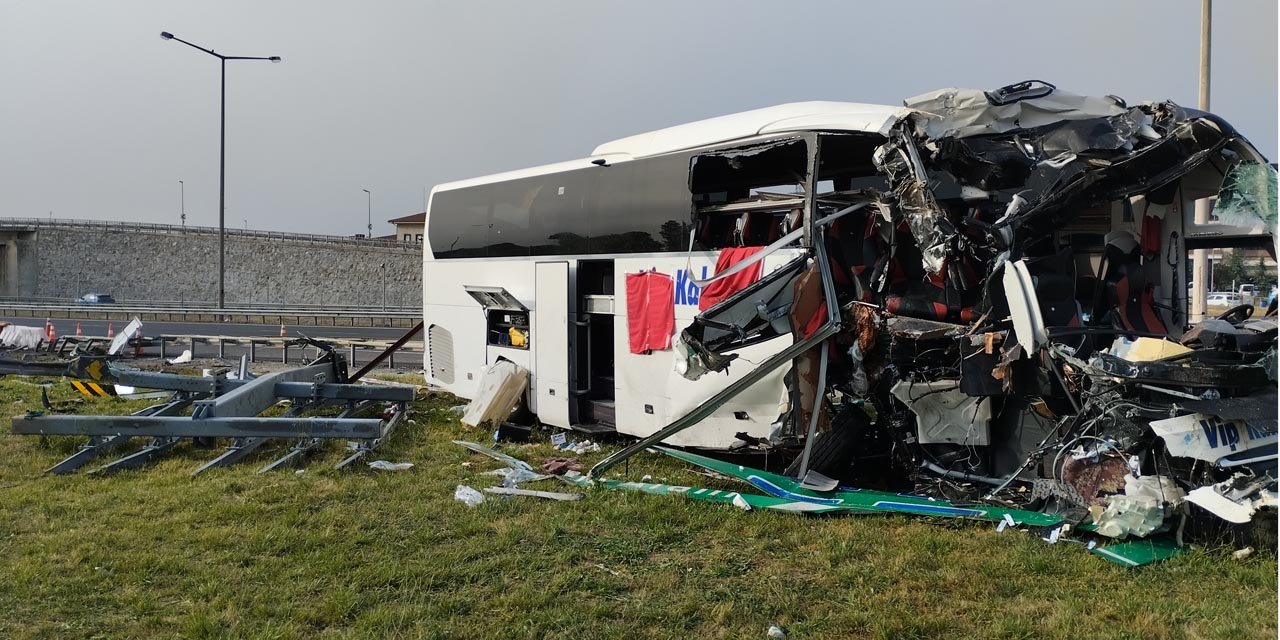 Otoyoldaki otobüs kazasında yaralananlardan 1'i öldü, 11'i taburcu oldu