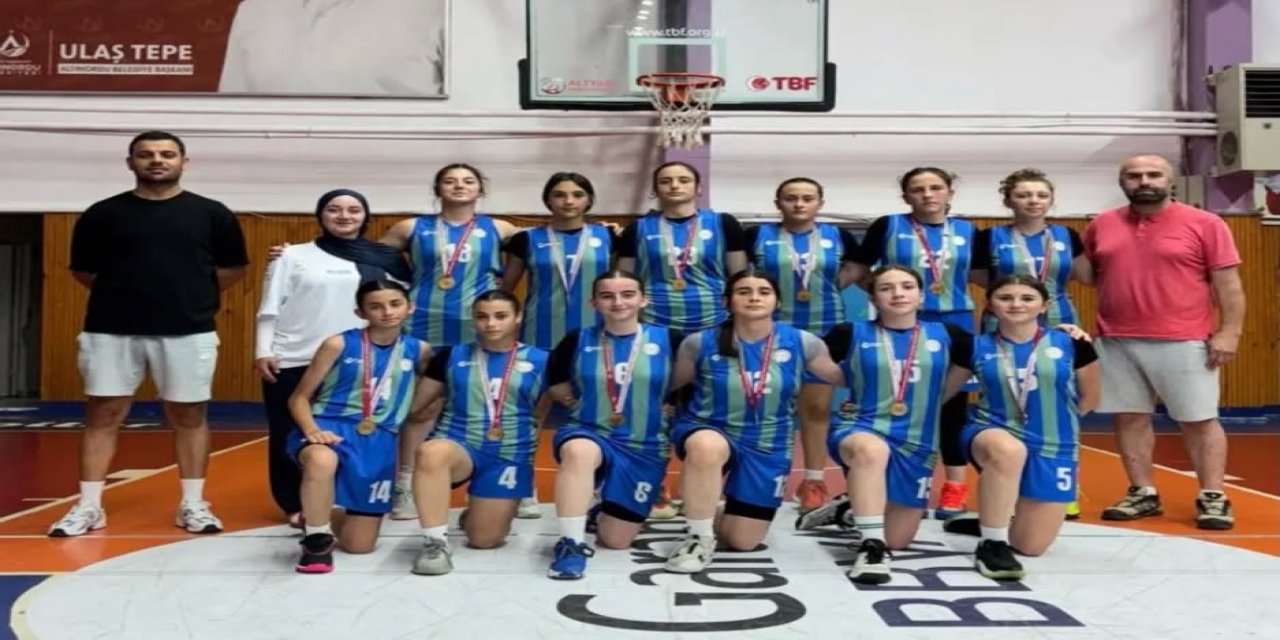 Rize'nin Altın Kızları Ordu'yu Salladı