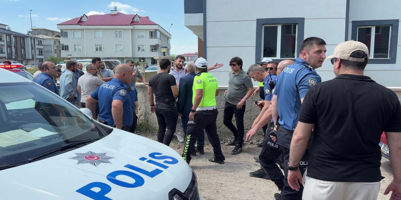 Hacze gelen icra görevlilerini engelleyen işçilere polis müdahale etti; 5 gözaltı