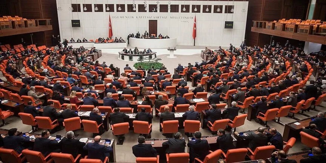 Öğrenci affına ve yükseköğretime ilişkin düzenlemeleri içeren kanun teklifi komisyonda kabul edildi