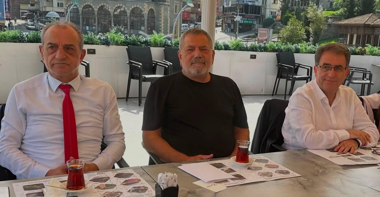 CHP Rize’de Görevden Alma Depremi: Milletvekili Ocaklı’dan Sert Tepki ve Ortak Mücadele Çağrısı!