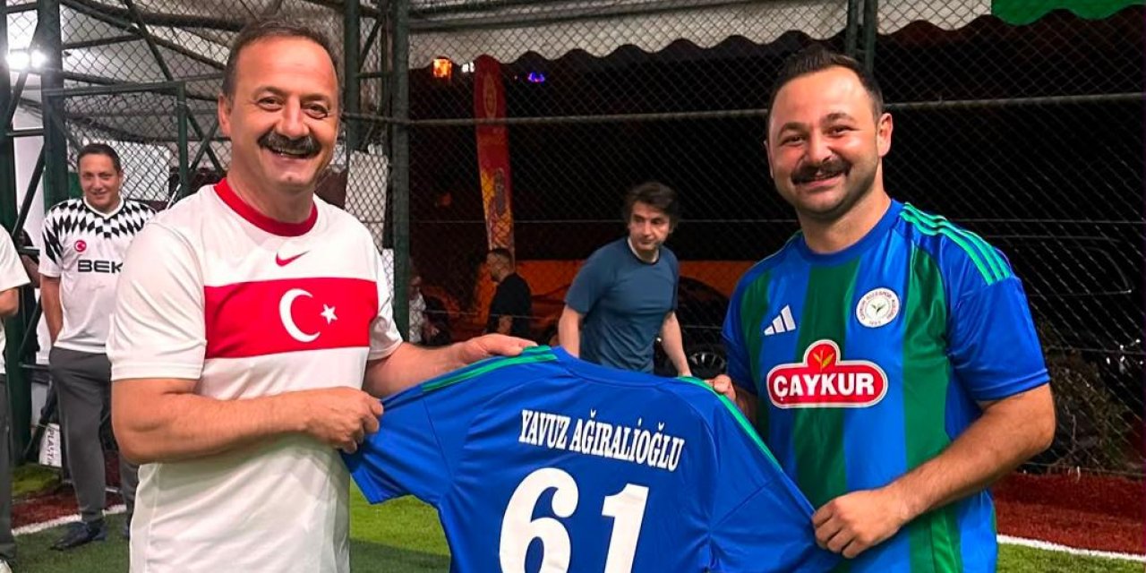 Ağıralioğlu’ndan Rizelilere Mesaj: "Formayı Aldım, En Kısa Sürede Geliyorum"